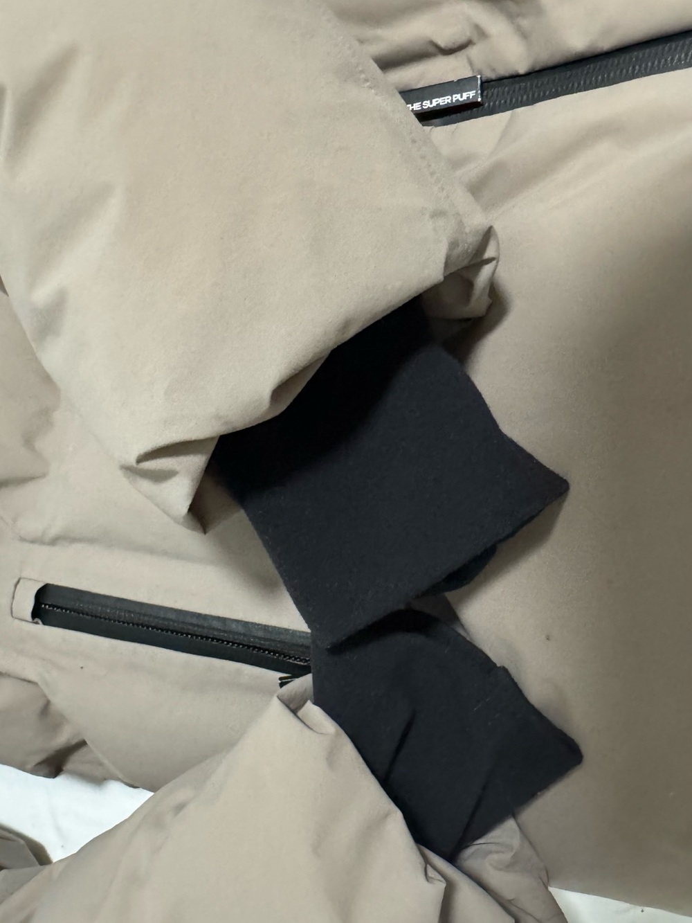 Aritzia The Super Puff₂o™ Shorty - Rainstop - Picture 4 of 5